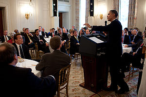 Prezydent Barack Obama odpowiada na pytania Krajowego Stowarzyszenia Gubernatorów w Jadalni Państwowej w Białym Domu, 22 lutego 2010 r.