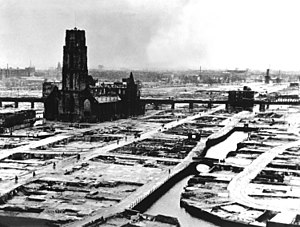 Das zerstörte Zentrum von Rotterdam nach der Bombardierung 1940