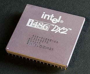 Unopened IC above: Below you can see a part of the 168 pins that are plugged into the processor socket on the motherboard of a PC during operation. Current processor chips now comprise about 4000 times as many transistors with similar dimensions.