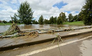 Flooding at the low level bridge, Bathurst