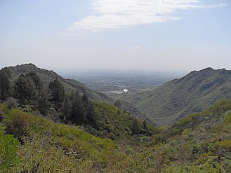 Margalla-Hügel (Sie können die Stadt Islamabad im Norden sehen)
