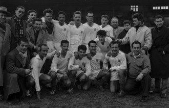 The players from El Biar before their sensational success.