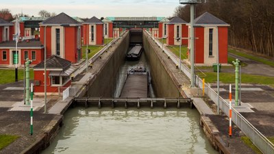 Play media file Time-lapse representation of a lock in the lock Anderten