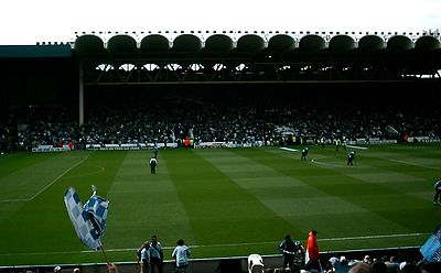 Maine Road 2003. gada 11. maijā, īsi pirms Mančestras City pēdējās spēles stadionā.