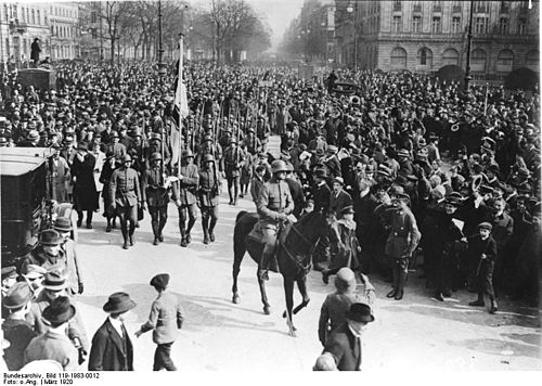 Freikorps-trupper intar Berlin 1920. Tillfället: Kapp-kuppen.