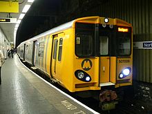 Unidad de la clase 507 de Merseyrail nº 507009 en la estación de tren de Liverpool Central.  