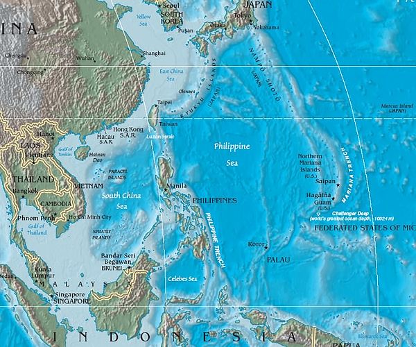 Montes submarinos de Saikaidō -- parte norte de la dorsal Kyushu-Palau en el fondo oceánico del mar de Filipinas  