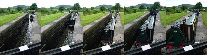 Fonctionnement d'une écluse du canal1-3 . Le bateau entre dans l'écluse "vide"4 . Les portes inférieures sont fermées, les pales inférieures sont fermées, les pales   supérieures sont ouvertes, l'écluse commence à se remplir5 . L'écluse se remplit d'eau, le bateau est soulevé au niveau supérieur
