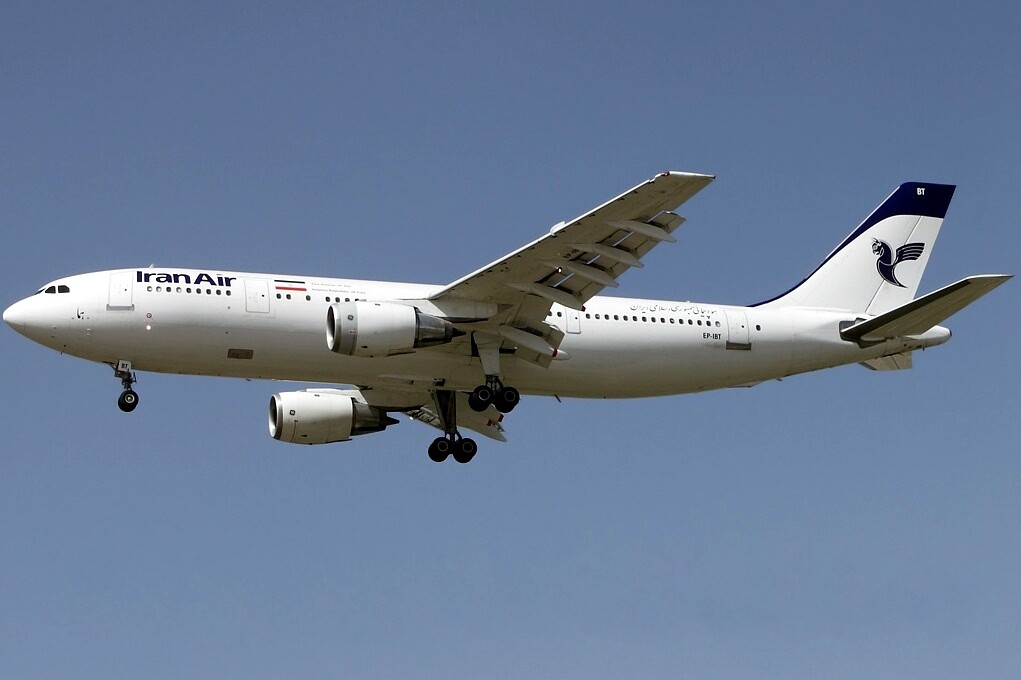 Iran Airbus A300 landing op Mehrabad International Airport  