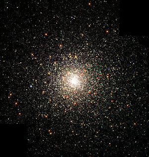 A Messier 80 gömbhalmaz a Scorpius csillagképben mintegy 28 000 fényévre van a Naptól. Több százezer csillag található benne.