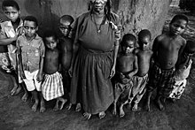AIDS orphans in South Africa, photo by Paul Weinberg 2004