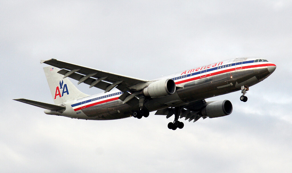 Een American Airlines A300B4-605R landing op John F. Kennedy International Airport, New York  