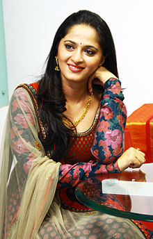 Anushka Shetty a fost distribuită ca eroină principală marcând a treia ei colaborare cu Suriya .