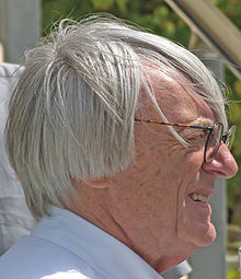Bernie Ecclestone, vodja moštva Brabham, je leta 1980 podpisal pogodbo z BMW za dobavo motorjev M12/13.