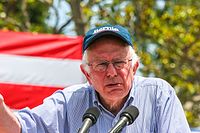 Sanders falando num comício em Los Angeles, Califórnia, Maio de 2016