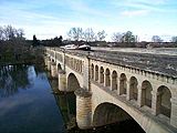 Canal du Midi crossing the Orb river in Béziers.