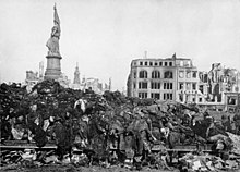 February 1945: Victims of the air raids on the Altmarkt in Dresden