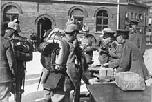 First payment of soldiers after mobilization, Berlin, 1914