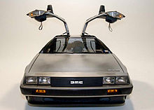 DeLorean DMC 12 s podvozkem navrženým Lotusem  