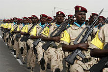 Soldats djiboutiens avec les FAMAS.