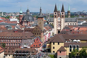 Neumünster collegiate monastery, Grafeneckart (old town hall) and St. Kilian's Cathedral
