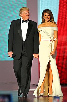 Melania Trump, officielt USA's førstedame, sammen med sin mand ved indsættelsesballet den 20. januar 2017.