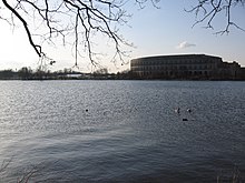 Dutzendteich og Kongresshalle i baggrunden  