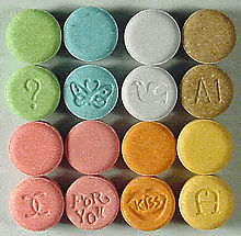 CSA blev ændret i 1986 for at tilføje designerdrugs som ecstasy