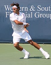 Innerhalb von acht Jahren hat Roger Federer die Rekordzahl von 17 Grand-Slam-Einzeltiteln gewonnen und ist damit der erfolgreichste männliche Tennisspieler aller Zeiten.