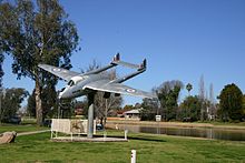 Spomenik de Havilland Vampire ob jezeru Forbes
