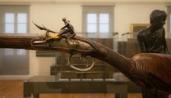 Doppio pezzo di pollame francese a canna, completamente intagliato e inciso. Museo d'Arte e Industria di Saint-Étienne, Francia