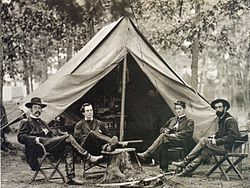 Oberst der Unionsarmee George H. Sharpe (ganz links) mit anderen Mitgliedern seines "Bureau of Military Information", Februar 1864