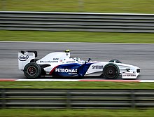 I et skuffende sidste år for BMW tog Nick Heidfeld den første af teamets to podiepladser i løbet af sæsonen ved Malaysias Grand Prix.  