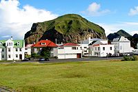 Heimaklettur gezien vanaf Stakkagerðistún (een openbaar park).  