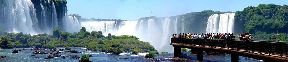 Uitzicht op de watervallen van Iguaçu (Foz do Iguaçu, Paraná), een van de nieuwe 7 natuurwonderen, de tweede meest bezochte plaats door buitenlandse toeristen in Brazilië en de eerste in het zuiden.