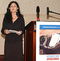 Judith Ortiz Cofer è stata una scrittrice e professoressa dell'Università della Georgia le cui opere sono state realizzate in diversi generi: poesia, racconti, autobiografia, saggi e romanzi per giovani adulti.