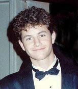 Cameron como joven adulto.