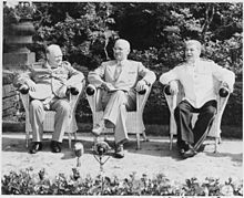 Winston Churchill, Harry S. Truman en Jozef Stalin op de conferentie van Potsdam, medio 1945.