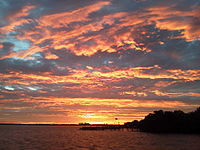 Răsărit de soare pe Placida Harbour, Florida