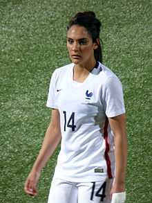 Louisa Nécib s Francií.  