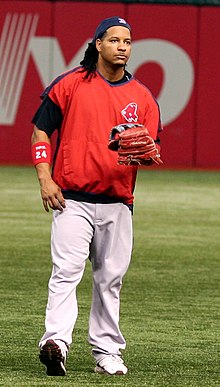 Manny Ramirez pukeutuu löysästi istuviin housuihin  