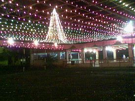 Mandir (Świątynia) ozdobiony światłami podczas Diwali