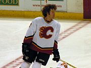 Mike Commodore spillede kun 18 kampe i Calgary i den regulære sæson, men var et populært medlem af Flames' Stanley Cup-finale i 2004.  
