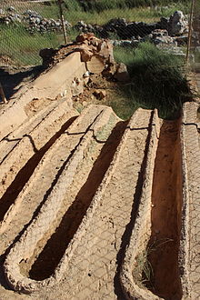 The oldest melting furnace discovered so far dates back to the Bronze Age and was excavated on Crete in the palace of Kato Zakros (Minoan culture).