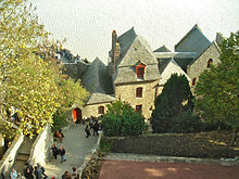 Wewnątrz murów Mont-Saint-Michel.