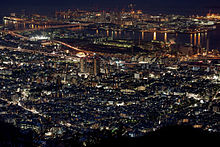 Vedere nocturnă a insulei Rokkō și a Higashinada-ku, Kobe, Japonia