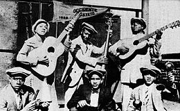 En conjunto fra den vestlige del af Cuba: instrumenterne er af spansk, afrikansk og indiansk oprindelse.