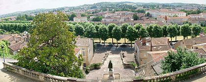 A Basse-Ville da monumental escadaria
