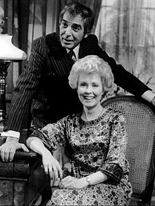 Beverlee McKinsey (Iris Carrington) y Paul Stevens (Brian Bancroft) del drama diurno Another World  