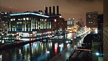 "Pier 5" ir elektrinės pastatas Baltimorės pietryčiuose